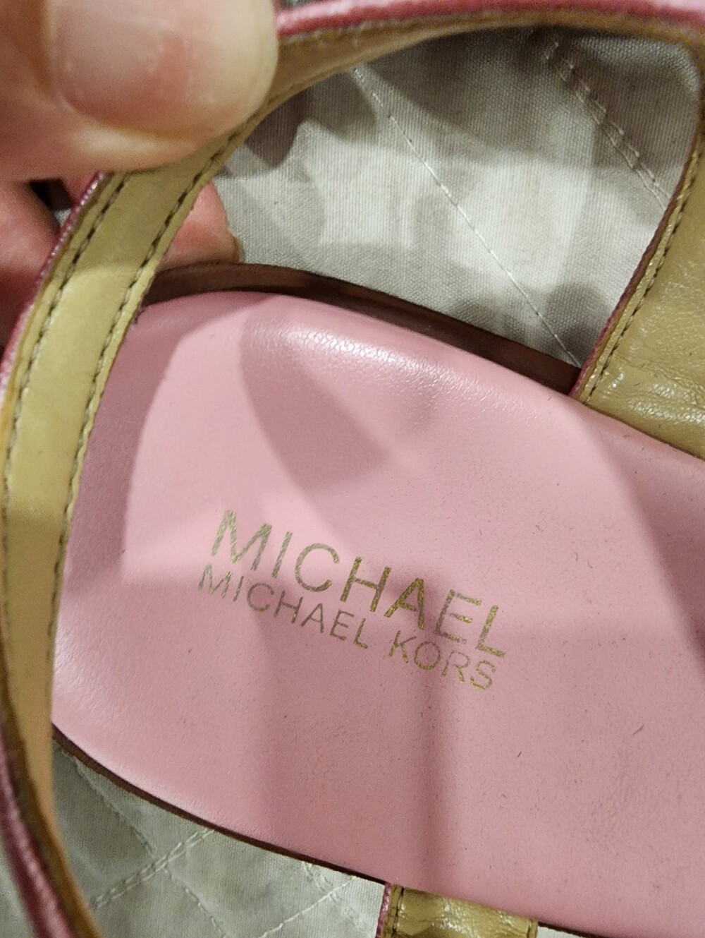 Michael Kors Mallory T-Strap Flat Sandals Pink Crosshatch Gold MK Medallion 8 - Picture 10 of 13